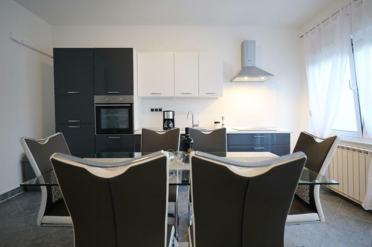 Apartments Zelic Zadar Buitenkant foto